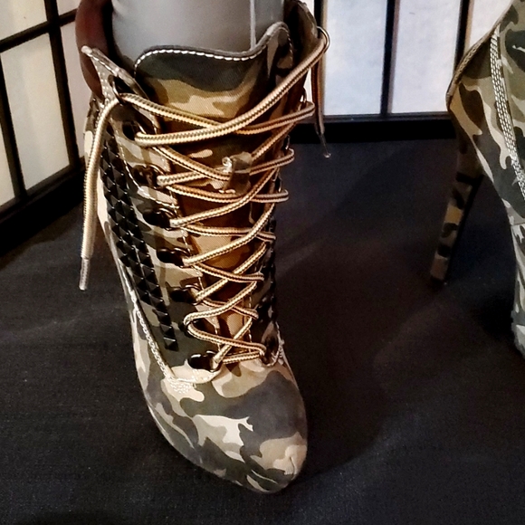 camo boots  Dollhouse boots - Picture 2 of 11